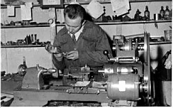 Ratko Bursic, fundador de Istria, en el torno en 1957